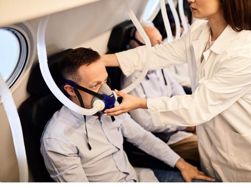 United Airlines Flight UA770 emergency diversion